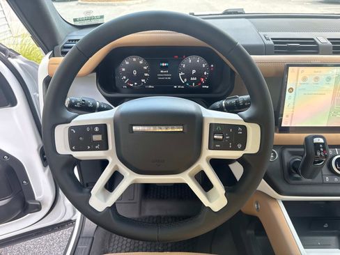 New 2025 Land Rover Defender 110 S image 26