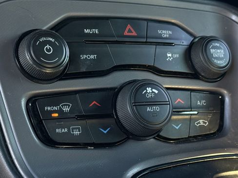 Used 2023 Dodge Challenger SXT image 22