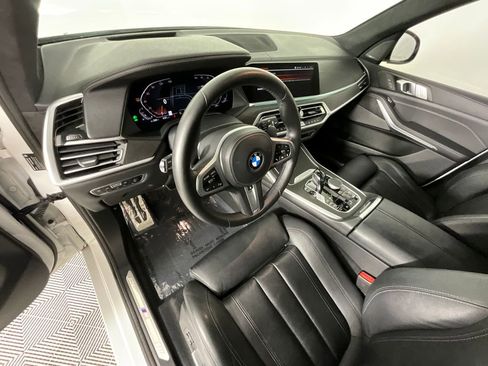 Used 2021 BMW X7 xDrive40i w/ M Sport Package AWD/4WD image 15