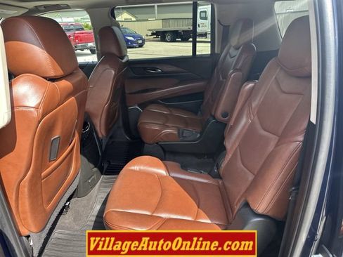 Used 2020 Cadillac Escalade ESV Premium Luxury AWD/4WD image 38