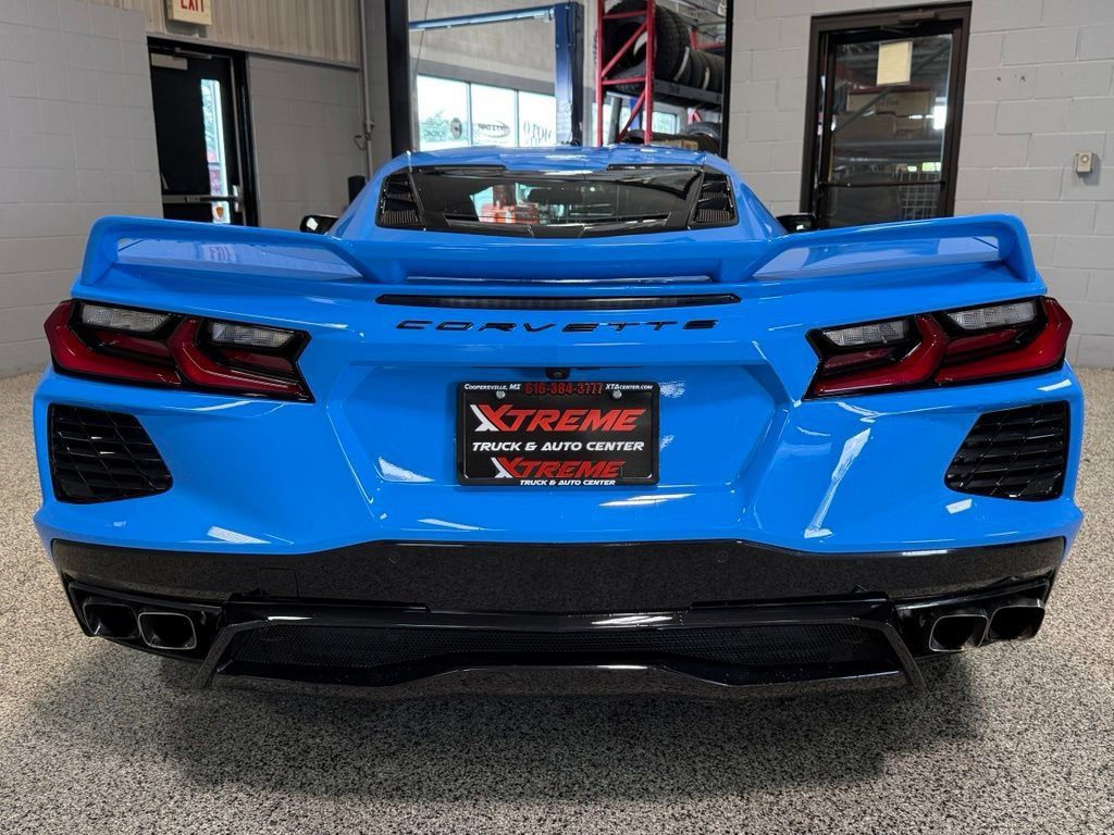 Used 2021 Chevrolet Corvette Stingray Coupe w/ Z51 Performance Package RWD image 5