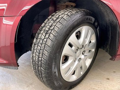 Used 2017 Dodge Grand Caravan SE image 33