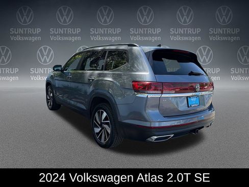 Used 2024 Volkswagen Atlas SE AWD/4WD image 3