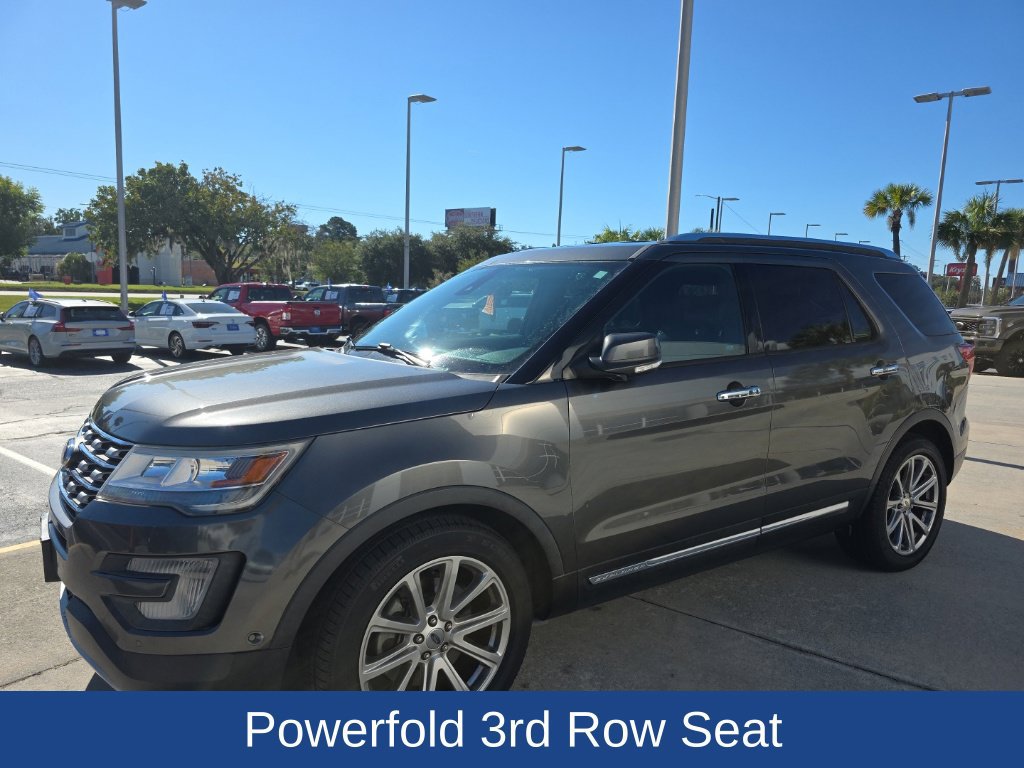 Used 2017 Ford Explorer Limited w/ Equipment Group 301A FWD image 3