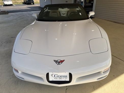 Used 2002 Chevrolet Corvette Convertible w/ Preferred Equipment Group1 image 14