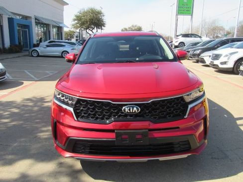 Used 2021 Kia Sorento S FWD image 3