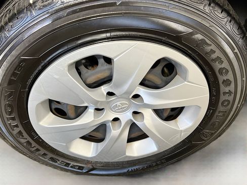 Used 2021 Toyota RAV4 LE image 14