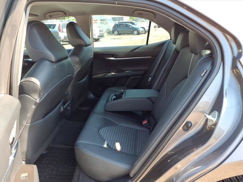 Used 2023 Toyota Camry SE FWD image 11