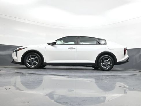 Used 2025 Kia K4 FWD image 37