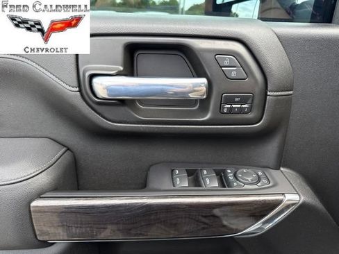 Used 2022 Chevrolet Silverado 2500 LTZ w/ LTZ Convenience Package AWD/4WD image 11