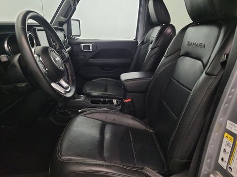 Used 2018 Jeep Wrangler Unlimited Sahara w/ Dual Top Group image 17