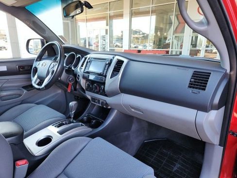 Used 2015 Toyota Tacoma 4x4 Double Cab w/ TRD Off-Road Package image 24