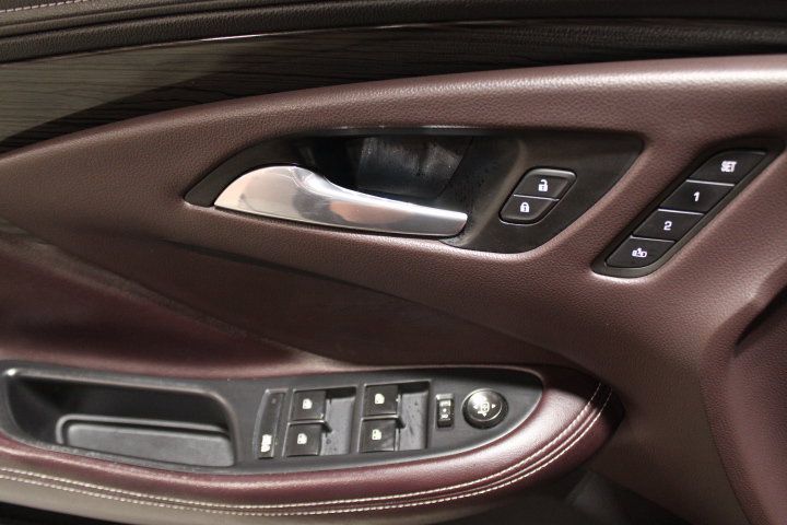 Used 2017 Buick Envision Essence FWD image 18
