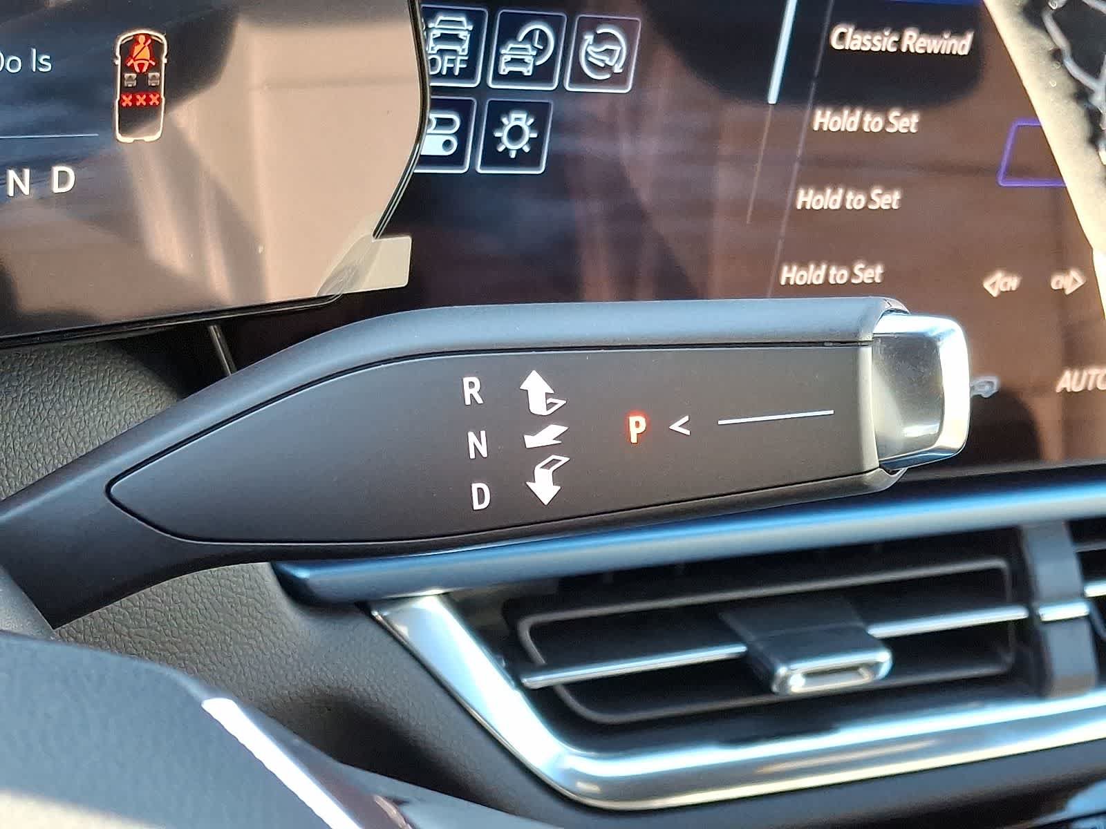 New 2025 Chevrolet Equinox EV LT FWD image 8