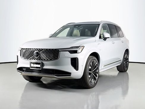 New 2026 Volvo XC90 T8 Plus w/ Protection Package Premier image 3
