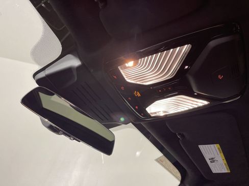 Used 2026 BMW X7 xDrive40i w/ M Sport Package image 20