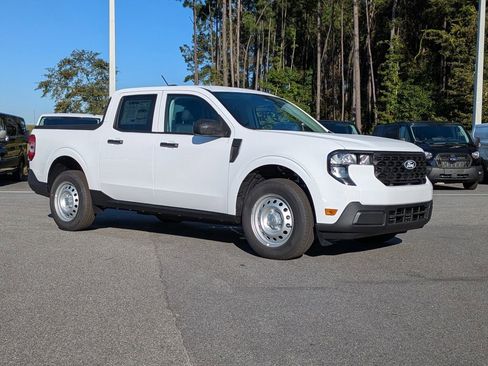 New 2025 Ford Maverick XL image 2
