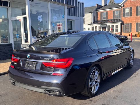 Used 2017 BMW 750i xDrive image 9