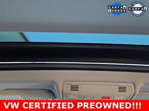 Used 2025 Volkswagen Taos SE image 16