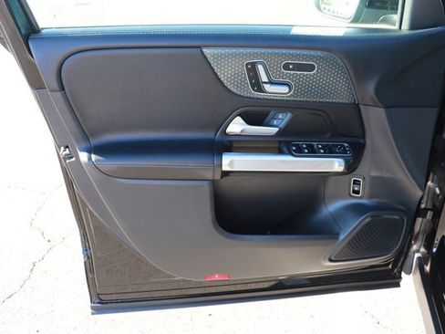 Used 2024 Mercedes-Benz GLB 250 image 8