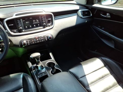 Used 2020 Kia Sorento L FWD image 13