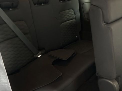 Used 2024 Nissan Pathfinder S image 22