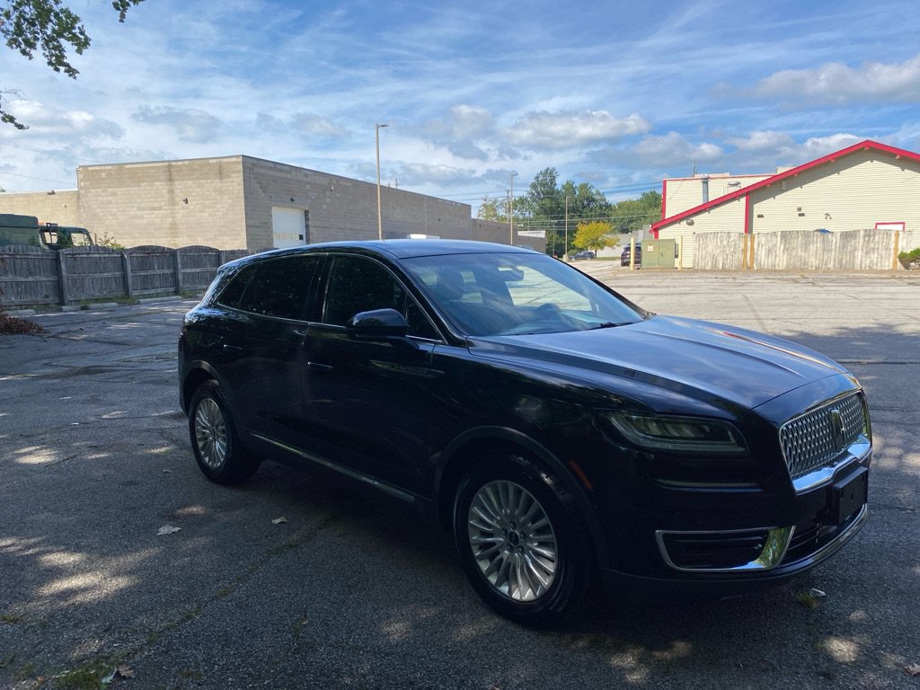 Used 2019 Lincoln Nautilus Premier AWD/4WD image 7