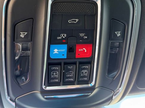 Used 2024 Jeep Grand Cherokee L Limited AWD/4WD image 28