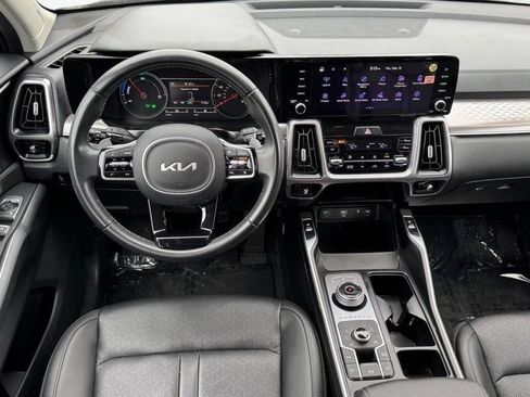 Used 2023 Kia Sorento EX AWD/4WD image 13
