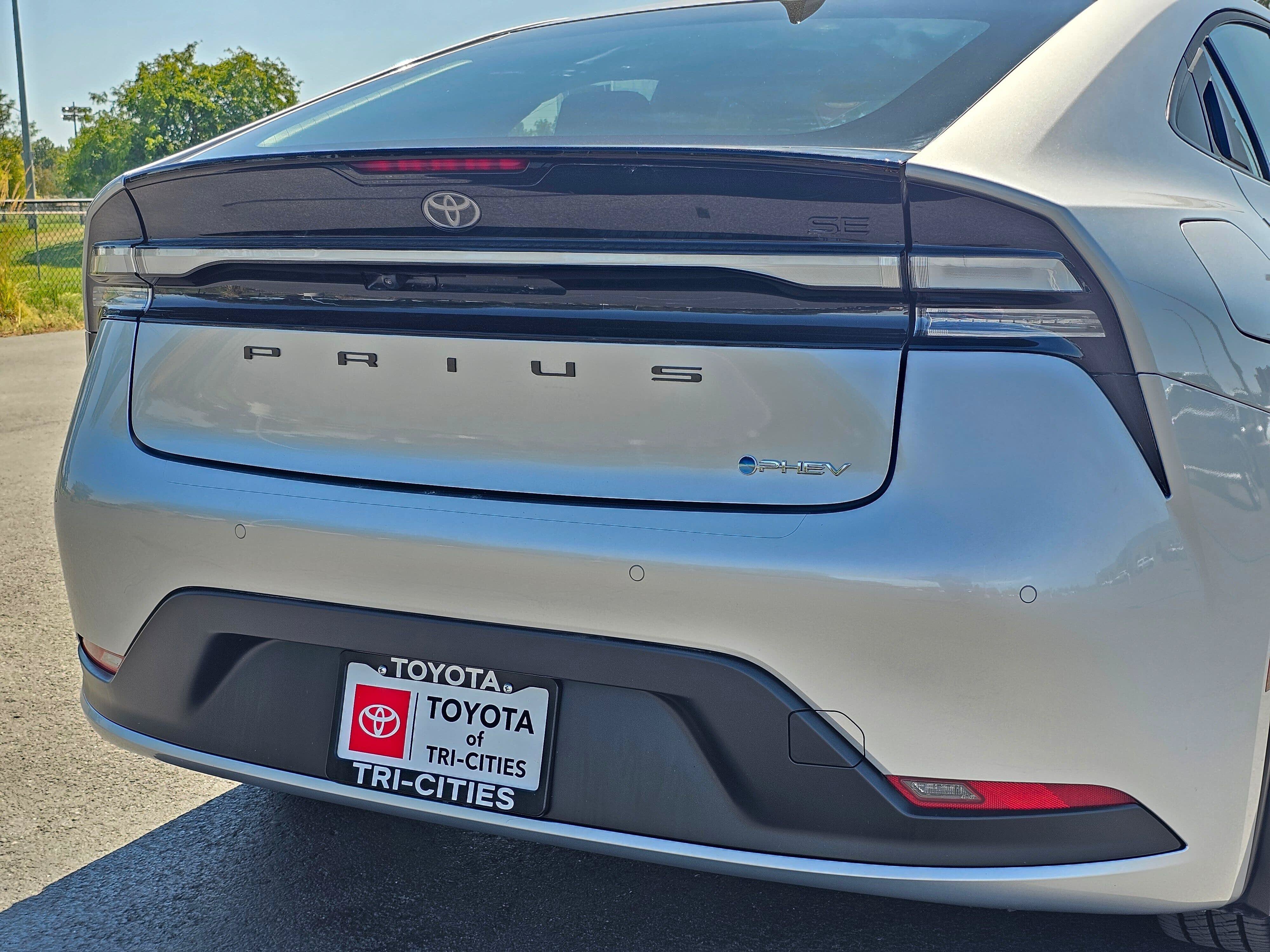 Certified 2026 Toyota Prius Plug-In Hybrid FWD image 14