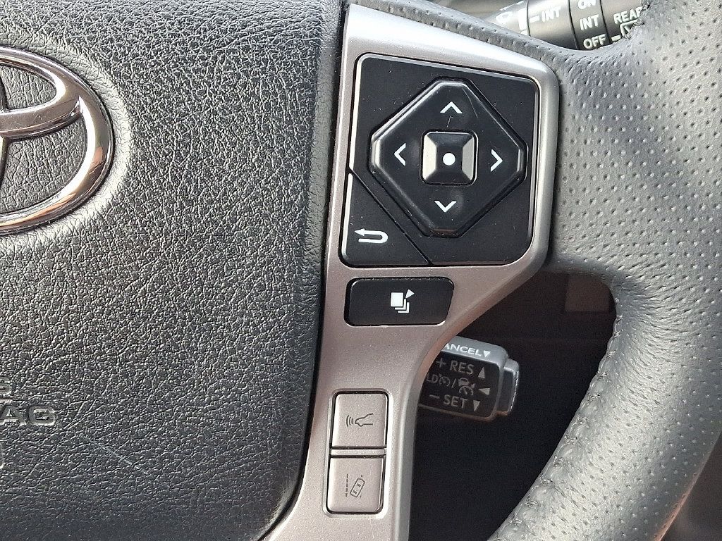 Used 2021 Toyota 4Runner Limited AWD/4WD image 23
