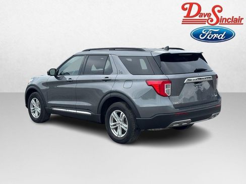 Used 2024 Ford Explorer XLT w/ Equipment Group 202A AWD/4WD image 9
