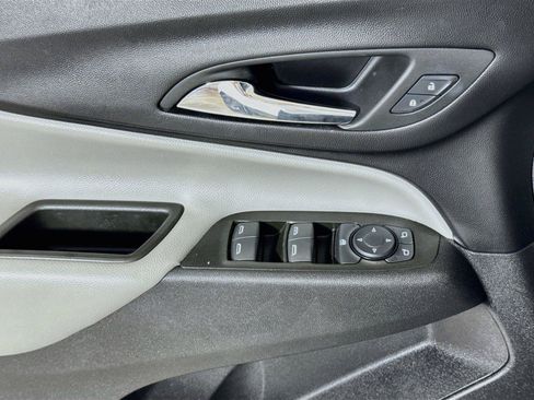 Used 2024 Chevrolet Equinox LS w/ LS Convenience Package FWD image 16