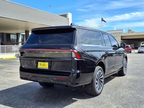 New 2026 Lincoln Navigator L Black Label AWD/4WD image 2