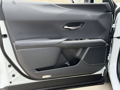 New 2026 Lexus UX 300h FWD image 15