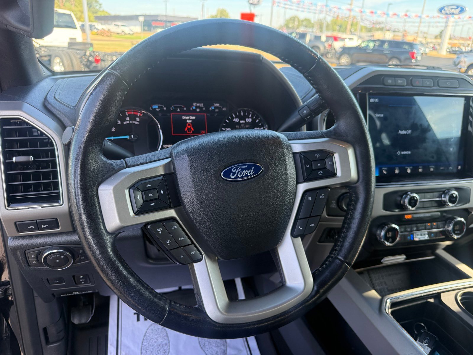 Used 2022 Ford F250 Lariat w/ Lariat Ultimate Package AWD/4WD image 9