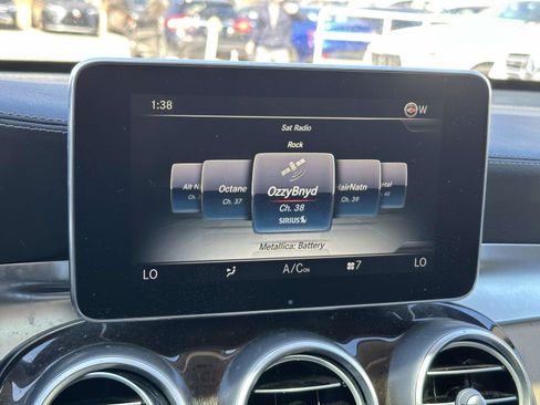 Used 2017 Mercedes-Benz GLC 300 GLC 300 w/ Premium 2 Package image 25