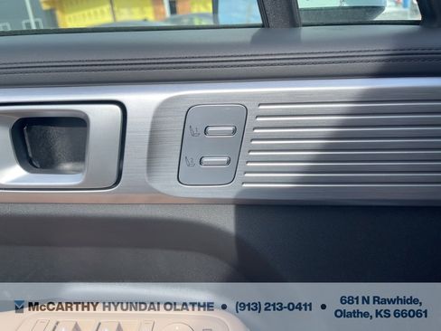 Used 2025 Hyundai Santa Fe Limited image 32