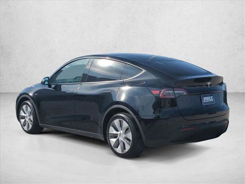 Used 2023 Tesla Model Y Long Range image 8
