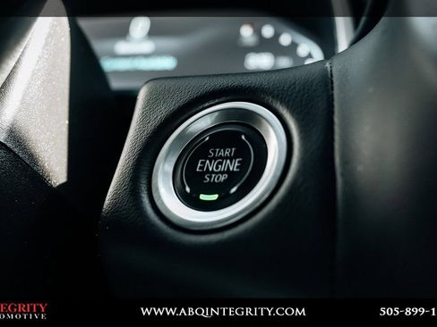 Used 2024 Chevrolet Suburban LT RWD image 32