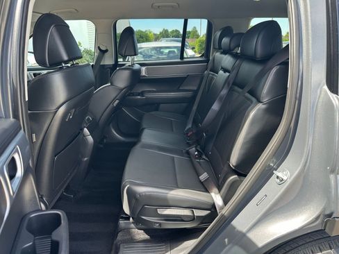 Used 2025 Hyundai Santa Fe SEL FWD image 27