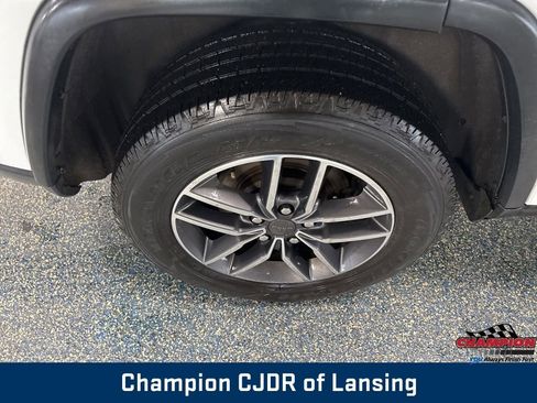 Used 2020 Jeep Grand Cherokee Limited w/ Luxury Group II image 10