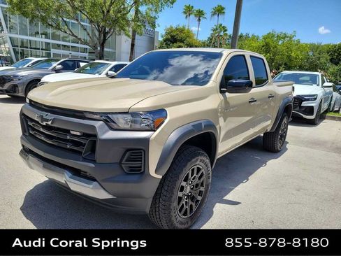 Used 2024 Chevrolet Colorado Trail Boss w/ Advanced Trailering Package AWD/4WD image 4