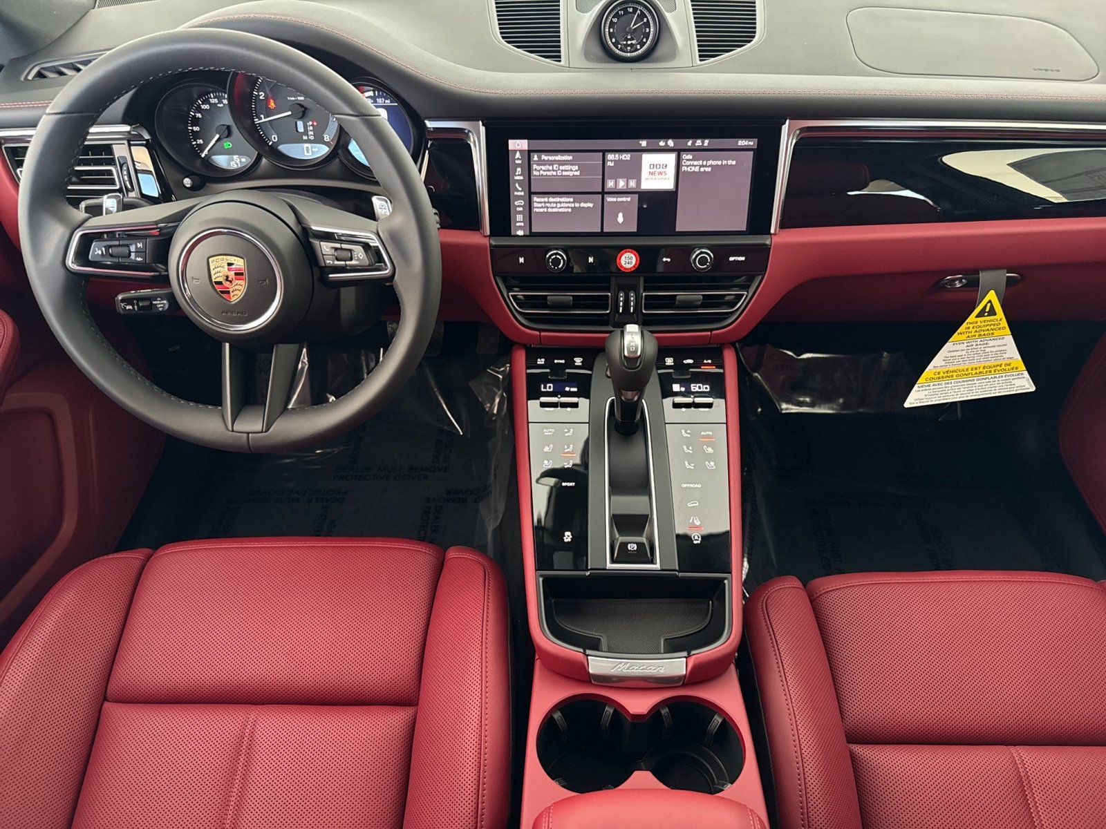 Certified 2026 Porsche Macan AWD/4WD image 6