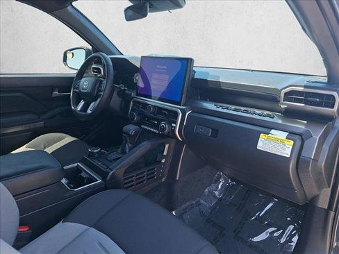 Certified 2025 Toyota Tacoma TRD Off-Road AWD/4WD image 19