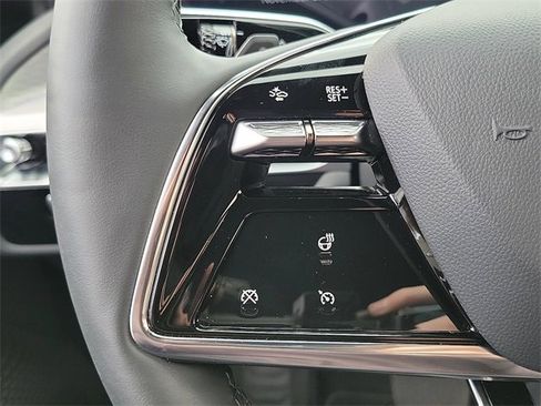Used 2025 Cadillac Lyriq Luxury image 9