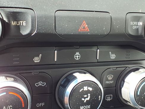 Used 2021 RAM 1500 Big Horn AWD/4WD image 19