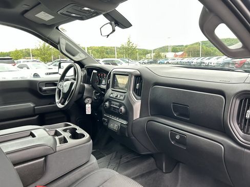 Used 2019 Chevrolet Silverado 1500 Custom Trail Boss AWD/4WD image 17