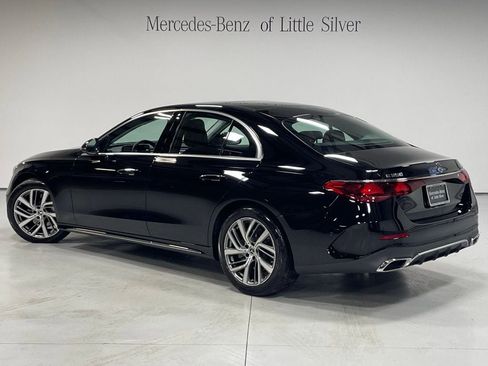 Used 2026 Mercedes-Benz E 350 4MATIC Sedan image 3