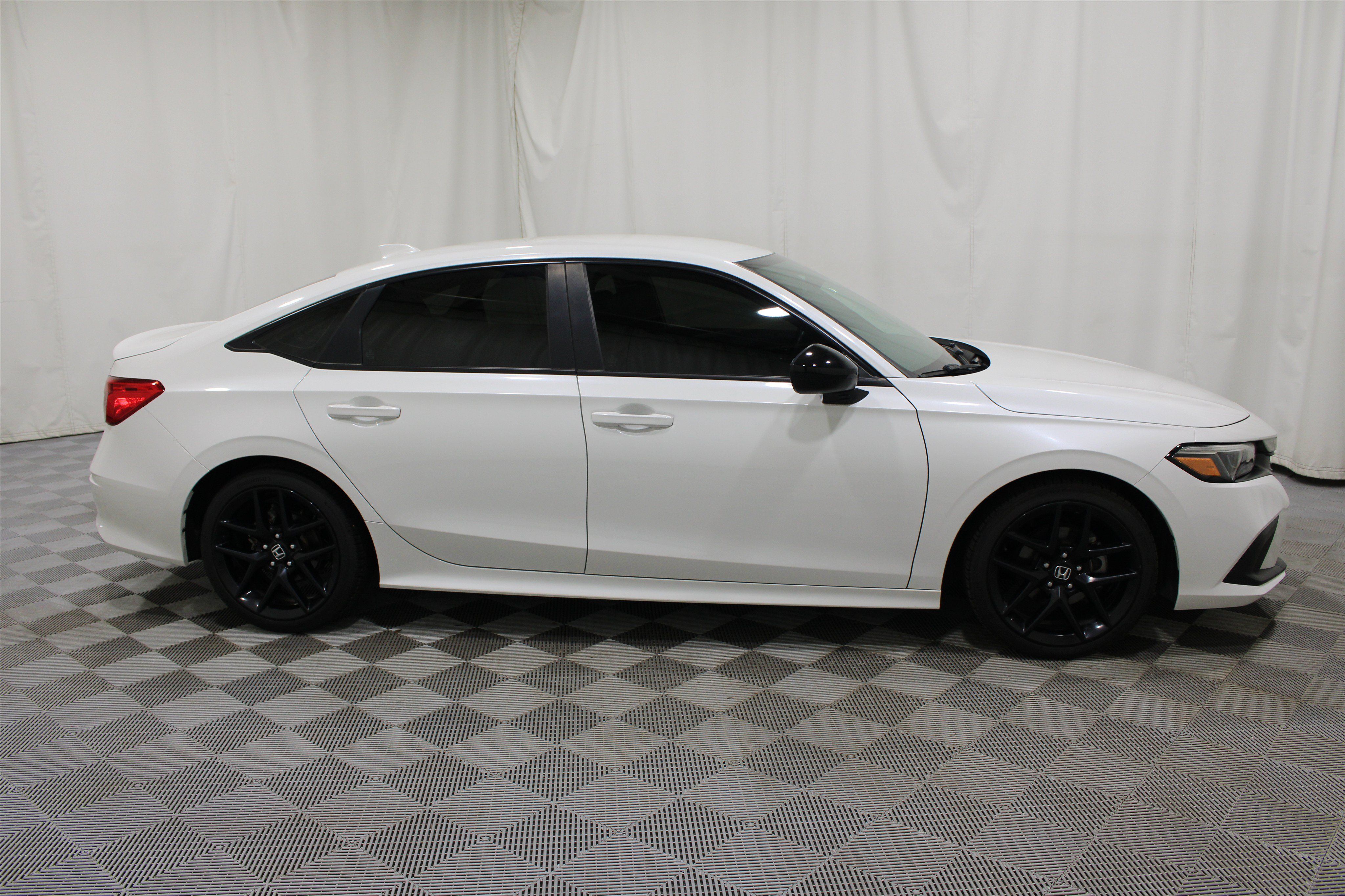 Used 2023 Honda Civic Sport image 25